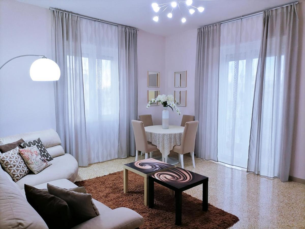 Apartmán La Casa Di Giulia Caserta Exteriér fotografie
